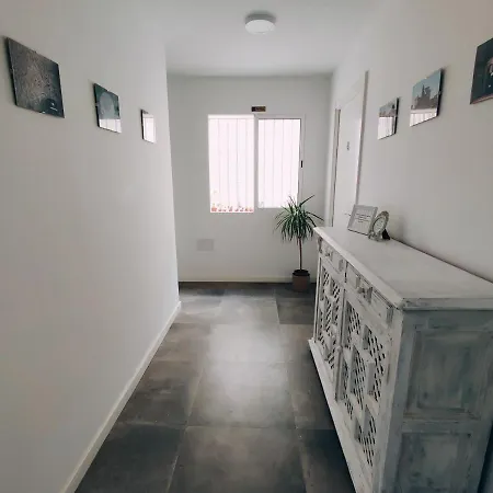 Tresbe 1 Apartment